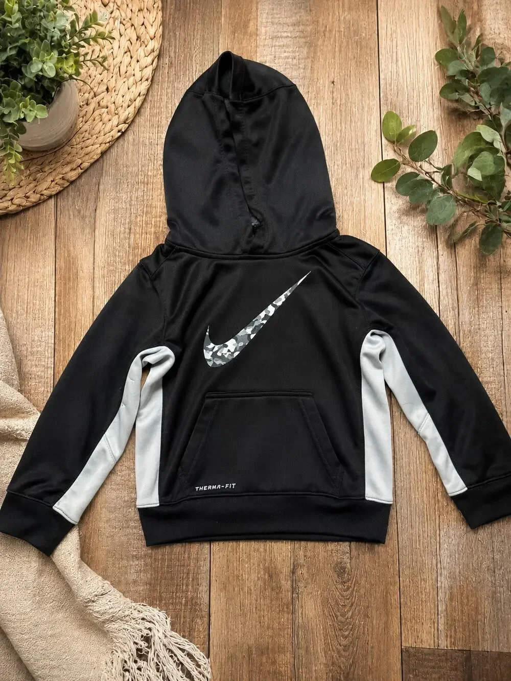 Nike Therma-FIT Youth Pullover Hoodie Black Gray Camo Swoosh Size 4T